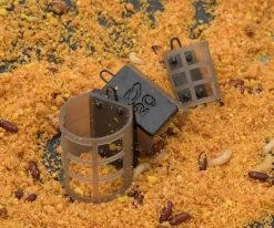 Cresta Plastic Cage Feeder -Visuitrusting Winkel cresta plastic cage feeder 2